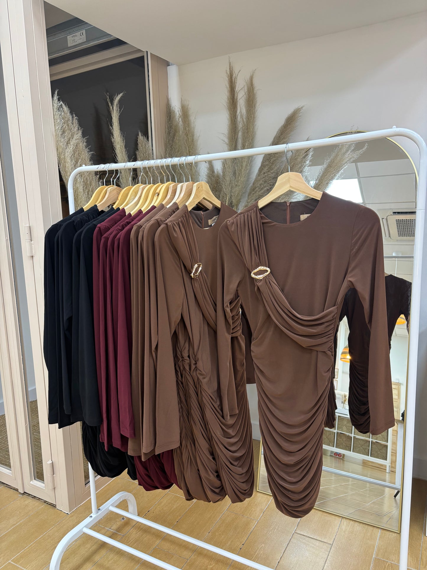 VESTIDO MINI APLIQUE