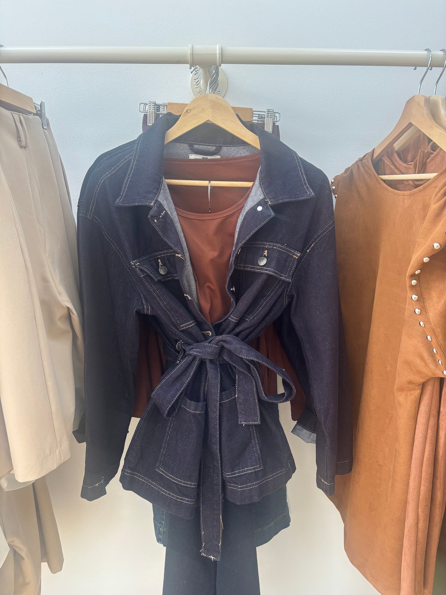 CHAQUETA VAQUERA CINTURÓN