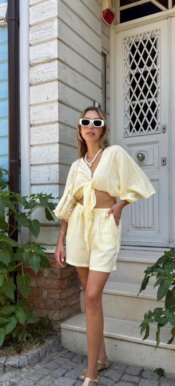SHORT CAPRI