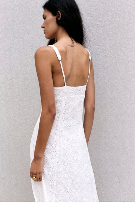 VESTIDO MIDI PERFORADO