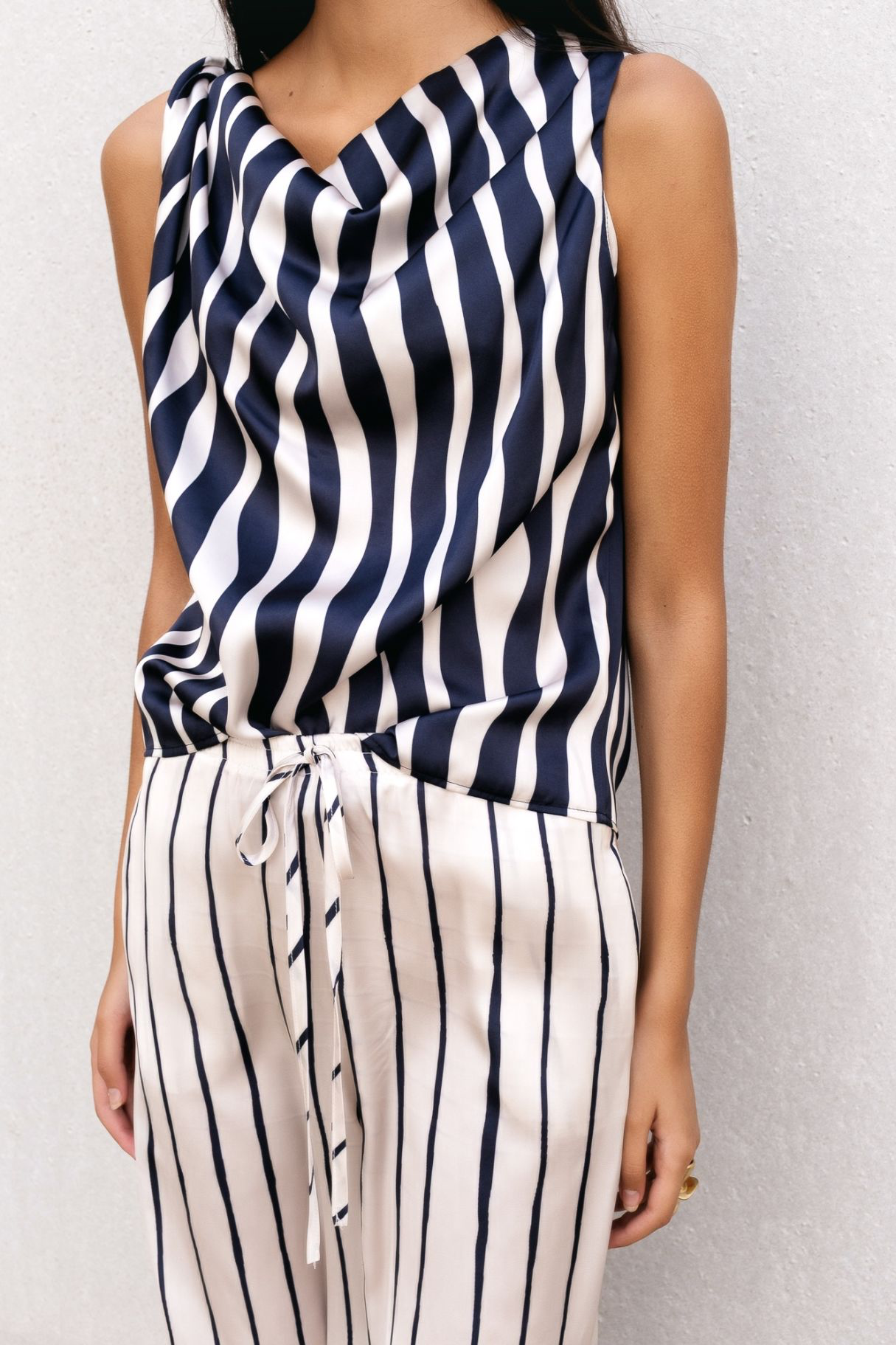 PANTALÓN SATINADO RAYAS