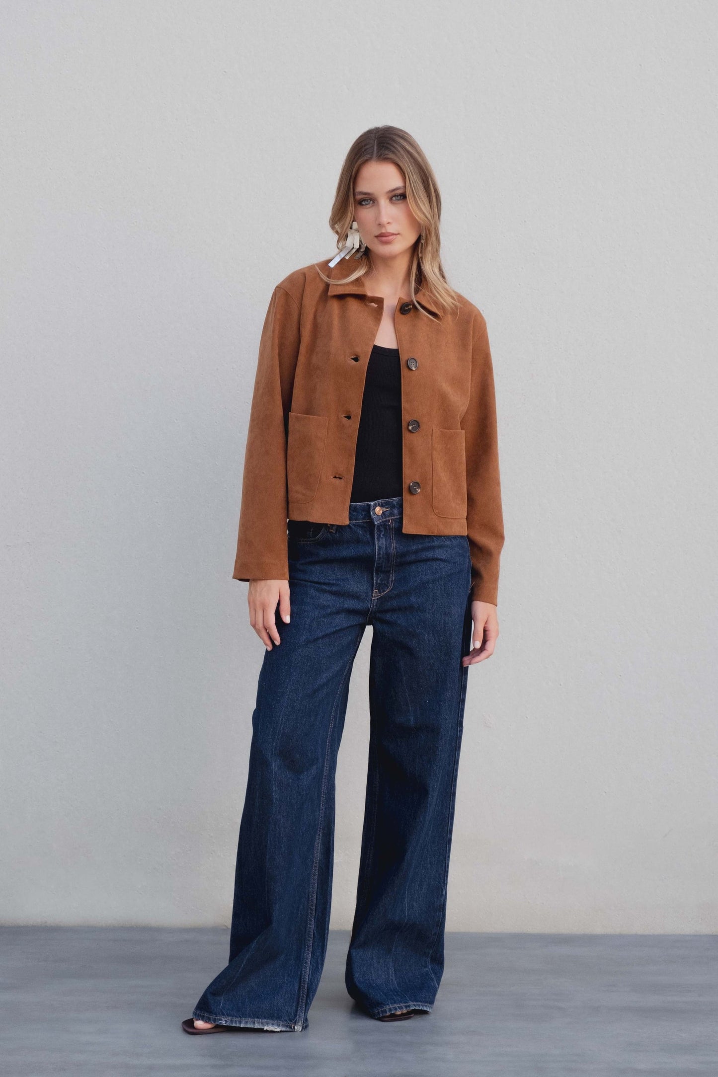 CHAQUETA CORTA EFECTO ANTE