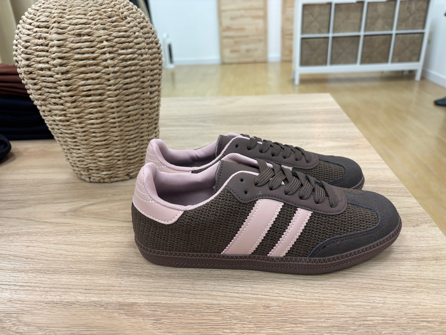 ZAPATILLAS ROSA Y MARRÓN