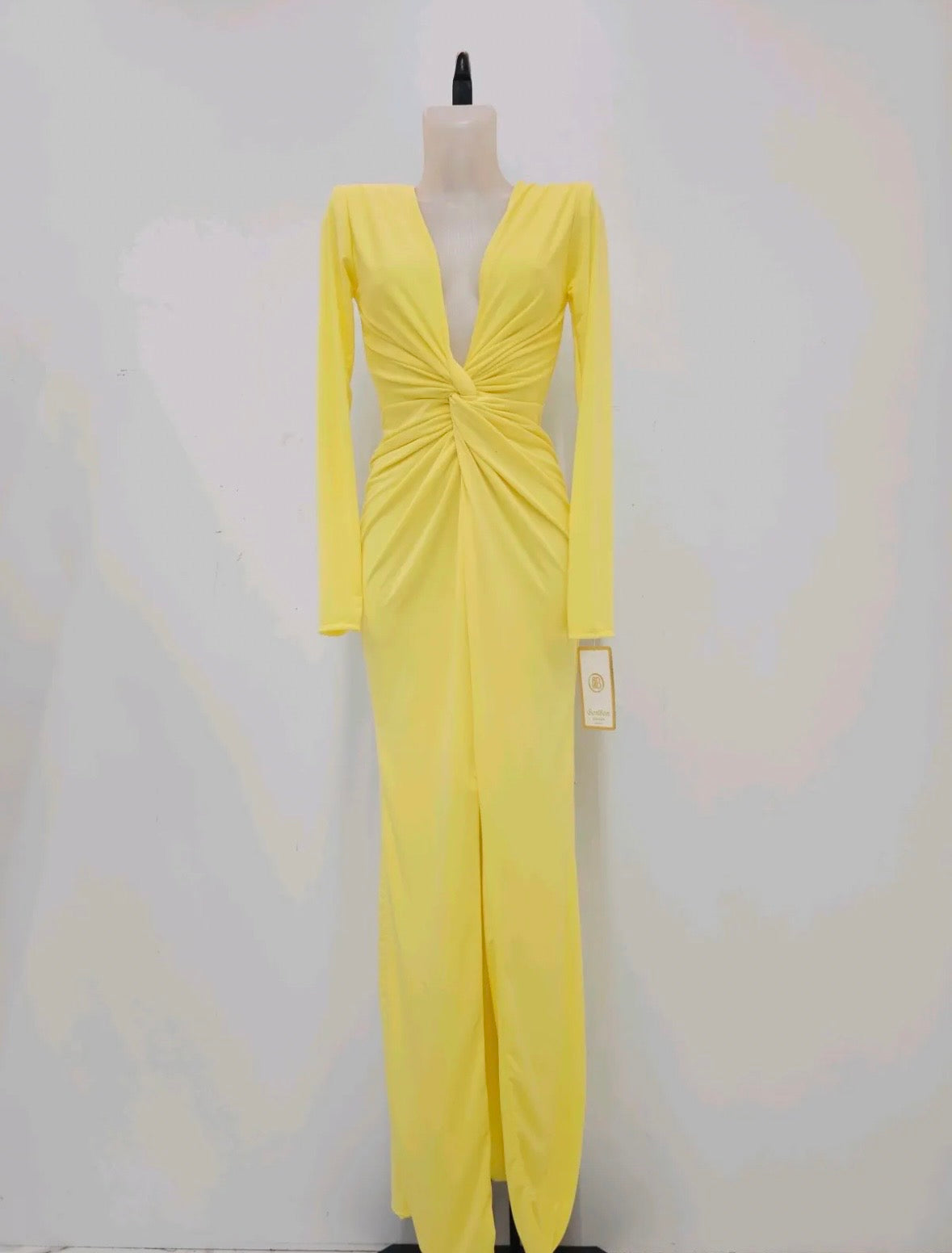 VESTIDO ESCOTE NUDO